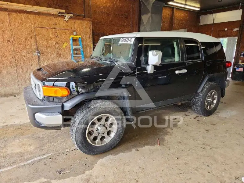 2013 Toyota FJ Cruiser фото