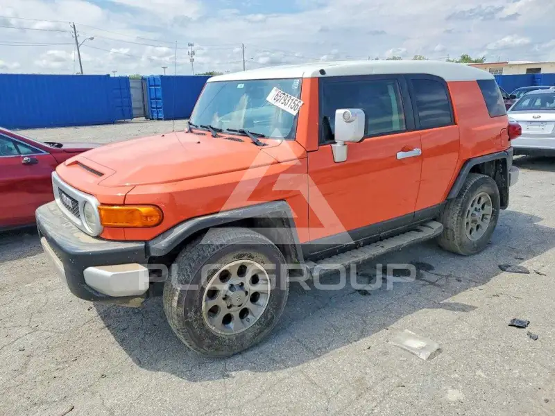 2013 Toyota FJ Cruiser фото