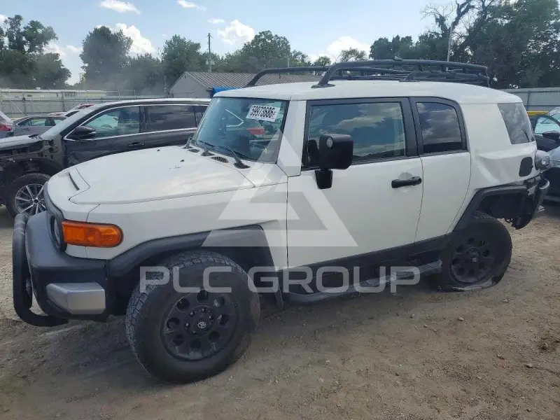 2013 Toyota FJ Cruiser фото