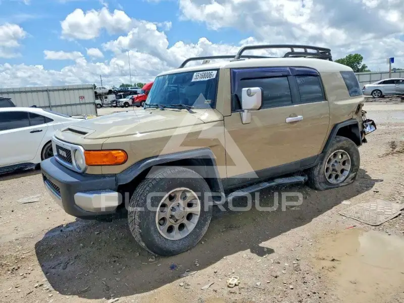2013 Toyota FJ Cruiser фото