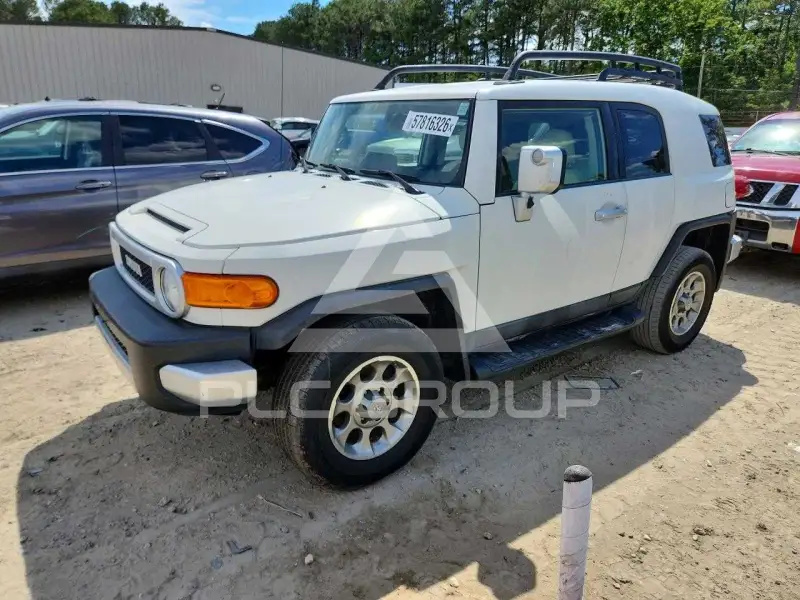 2013 Toyota FJ Cruiser фото