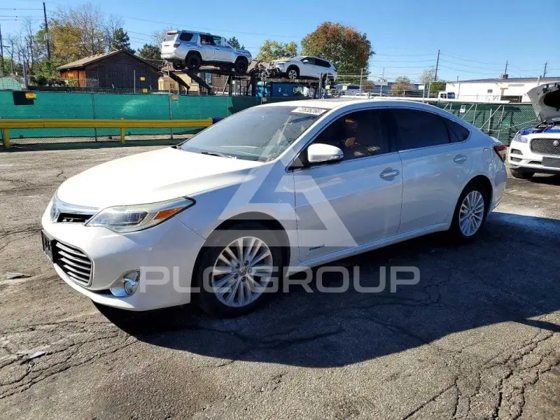 2013 Toyota AVALON фото