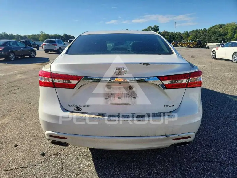2013 Toyota AVALON photo