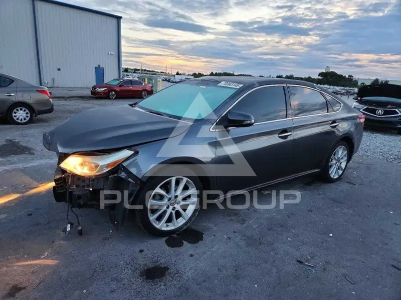 2013 Toyota AVALON photo
