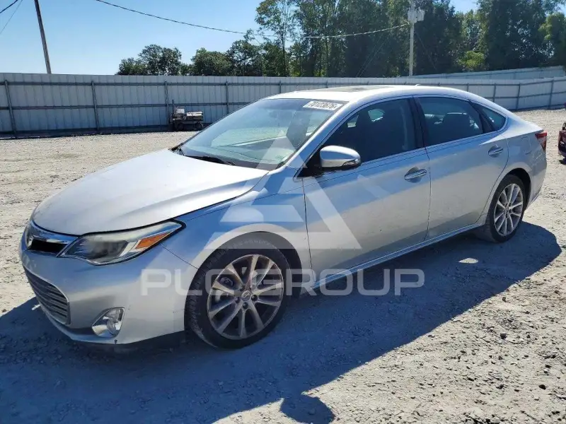 2013 Toyota AVALON photo