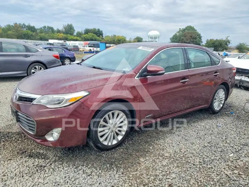2013 Toyota AVALON photo