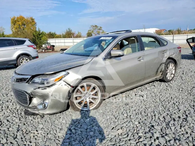 2013 Toyota AVALON photo