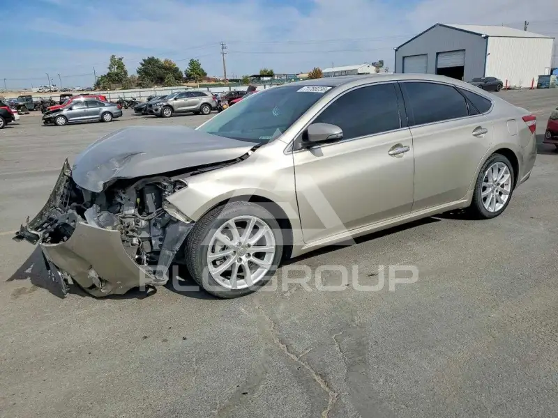 2013 Toyota AVALON photo
