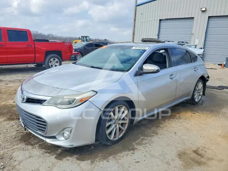 2013 Toyota AVALON фото
