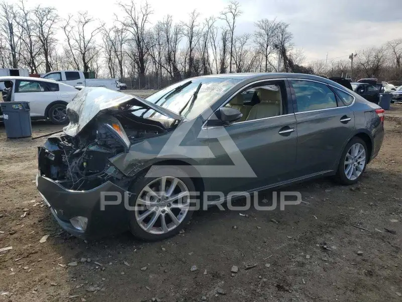 2013 Toyota AVALON фото