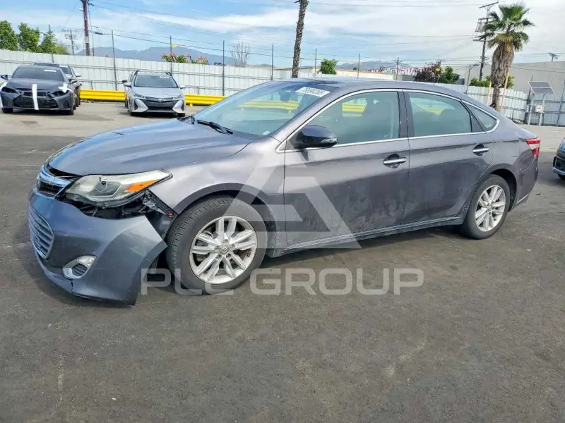 2013 Toyota AVALON фото