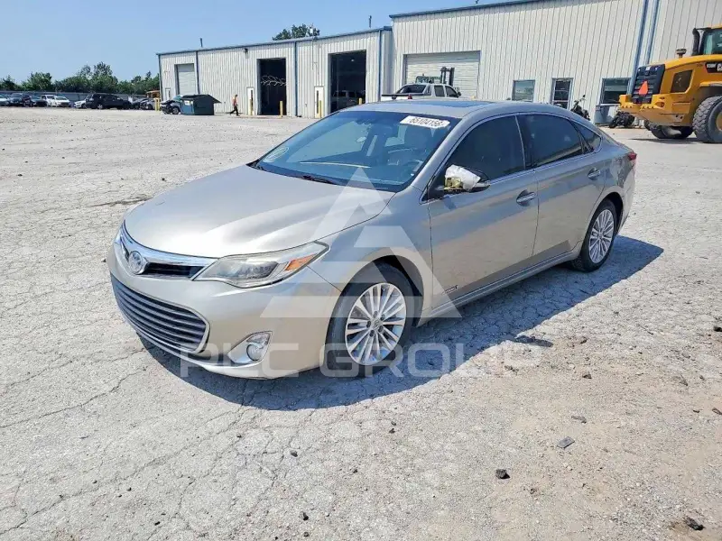 2013 Toyota AVALON photo