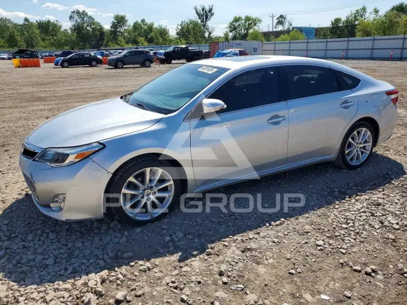 2013 Toyota AVALON фото