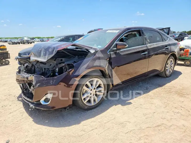 2013 Toyota AVALON фото