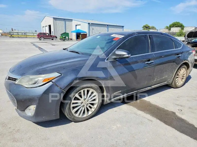 2013 Toyota AVALON photo
