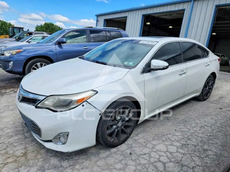 2013 Toyota AVALON фото