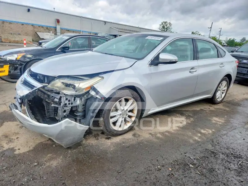 2013 Toyota AVALON фото