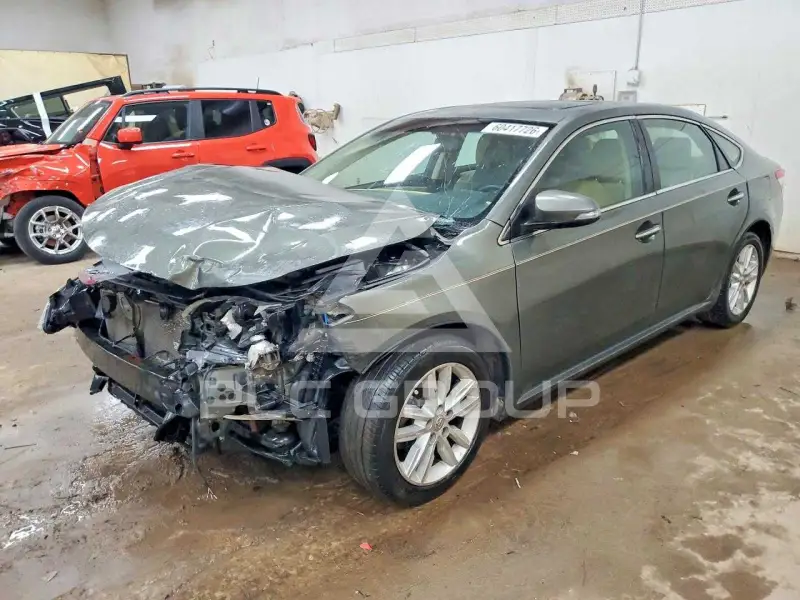 2013 Toyota AVALON фото