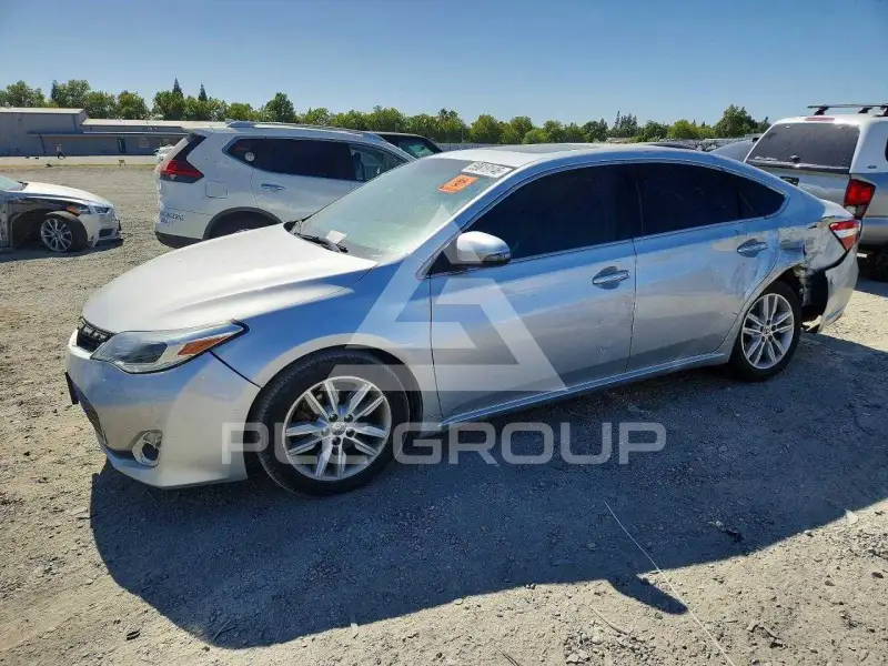 2013 Toyota AVALON фото