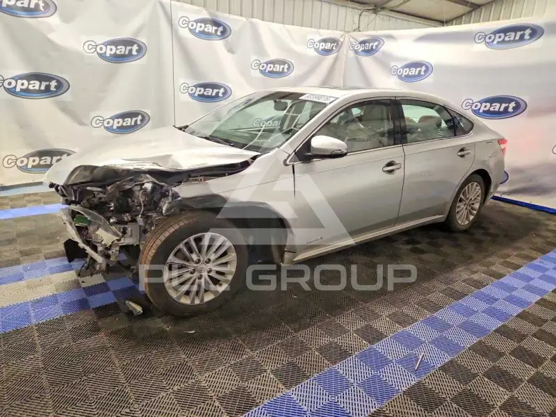 2013 Toyota AVALON фото