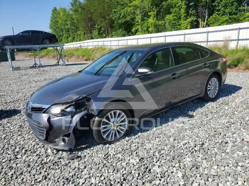 2013 Toyota AVALON photo
