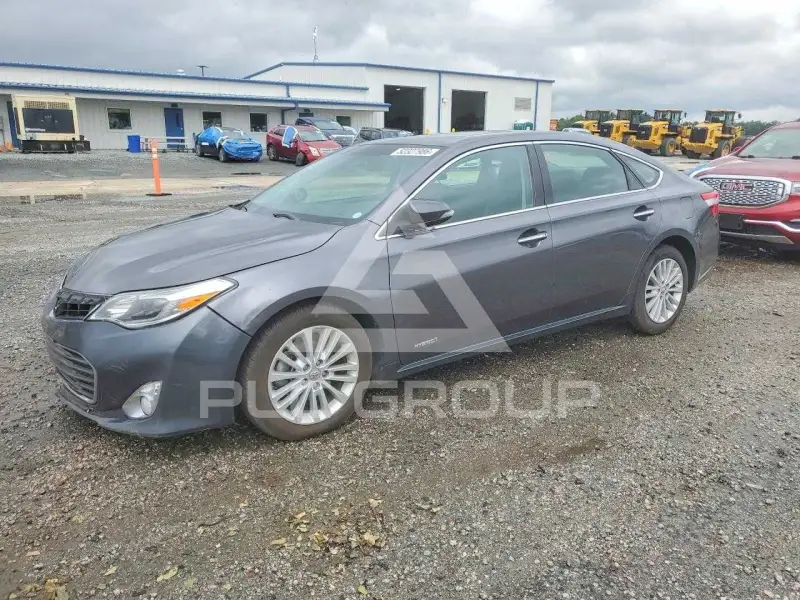 2013 Toyota AVALON фото