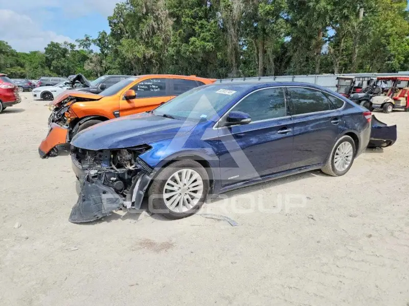 2013 Toyota AVALON фото
