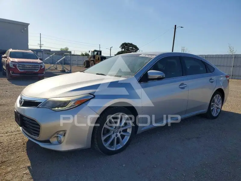 2013 Toyota AVALON фото