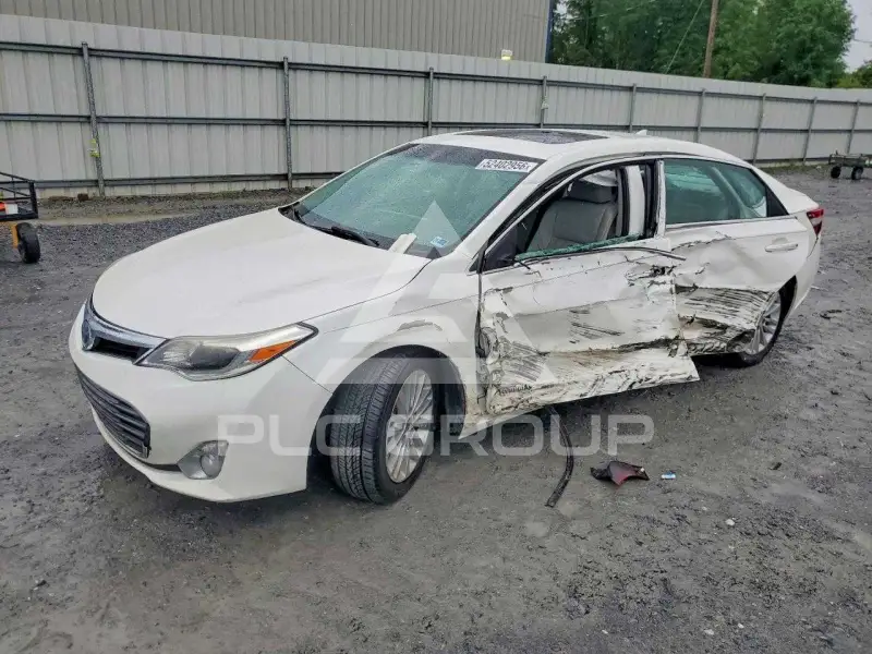 2013 Toyota AVALON фото