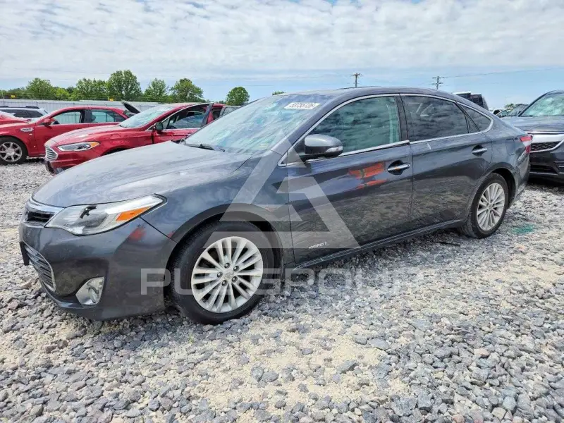 2013 Toyota AVALON photo