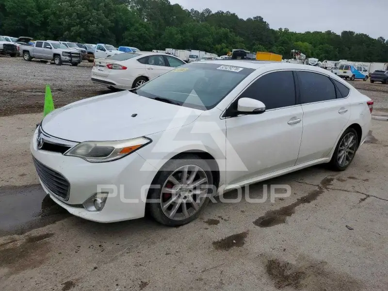 2013 Toyota AVALON photo