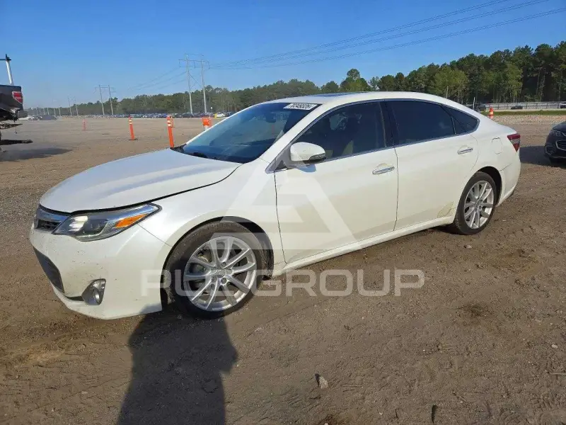 2013 Toyota AVALON photo