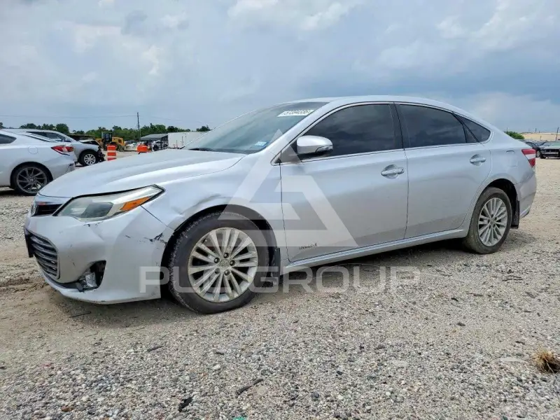 2013 Toyota AVALON photo