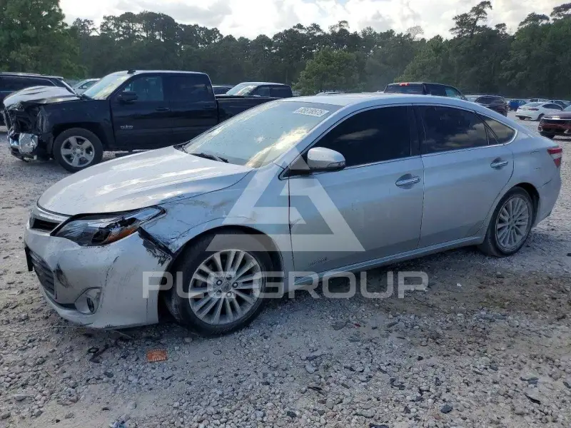 2013 Toyota AVALON фото