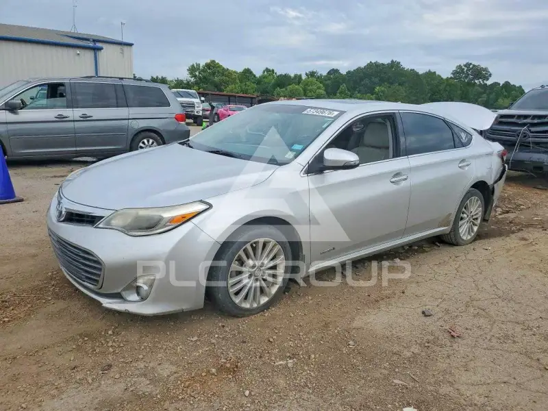 2013 Toyota AVALON фото