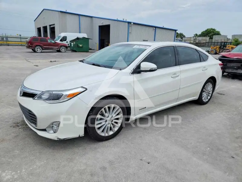 2013 Toyota AVALON фото