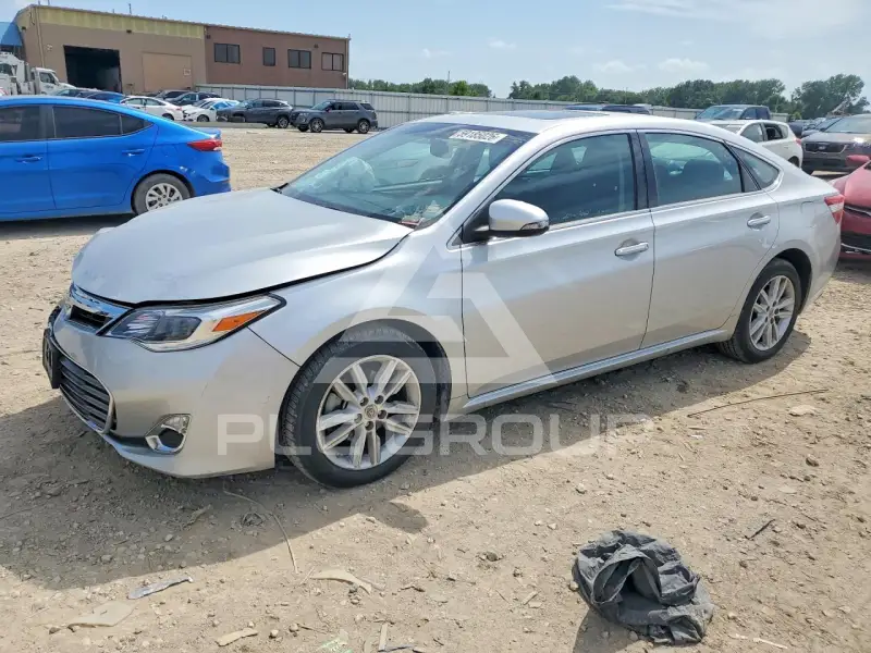 2013 Toyota AVALON фото