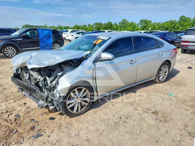 2013 Toyota AVALON фото