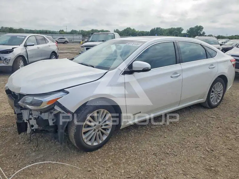 2013 Toyota AVALON фото
