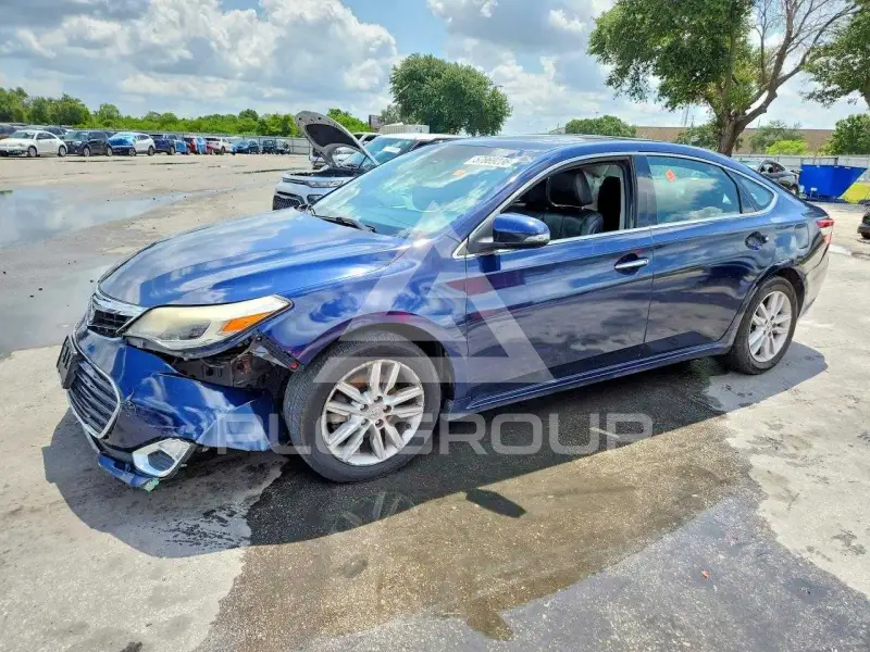 2013 Toyota AVALON photo