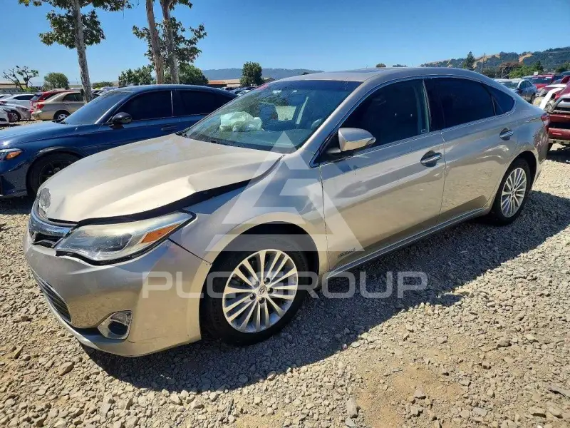 2013 Toyota AVALON фото