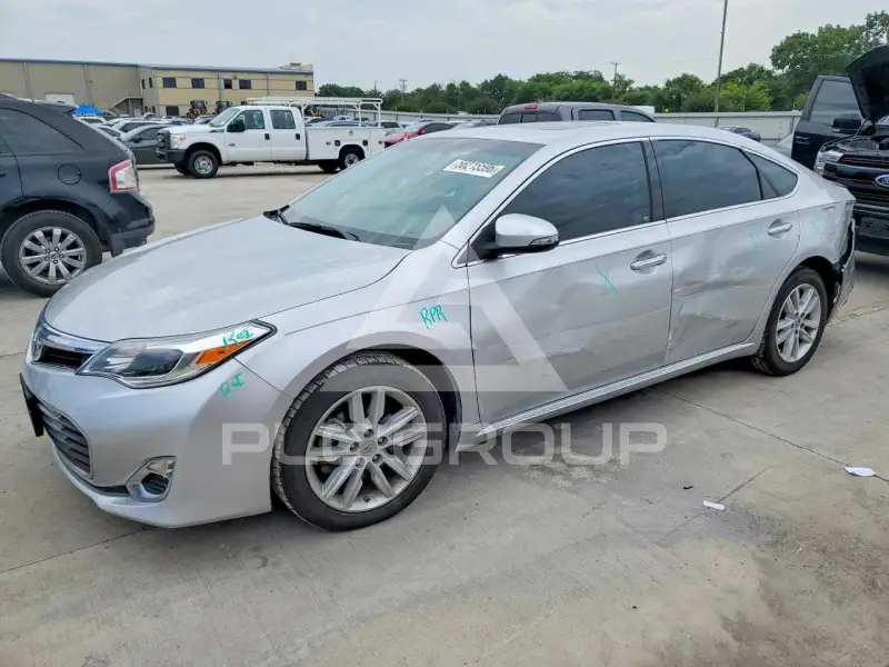 2013 Toyota AVALON photo