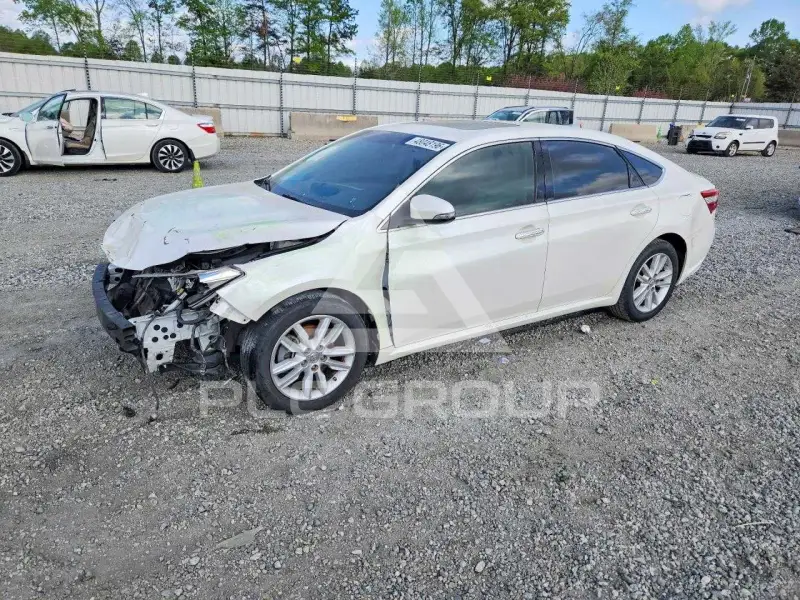 2013 Toyota AVALON фото