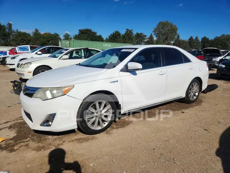 2013 Toyota CAMRY фото