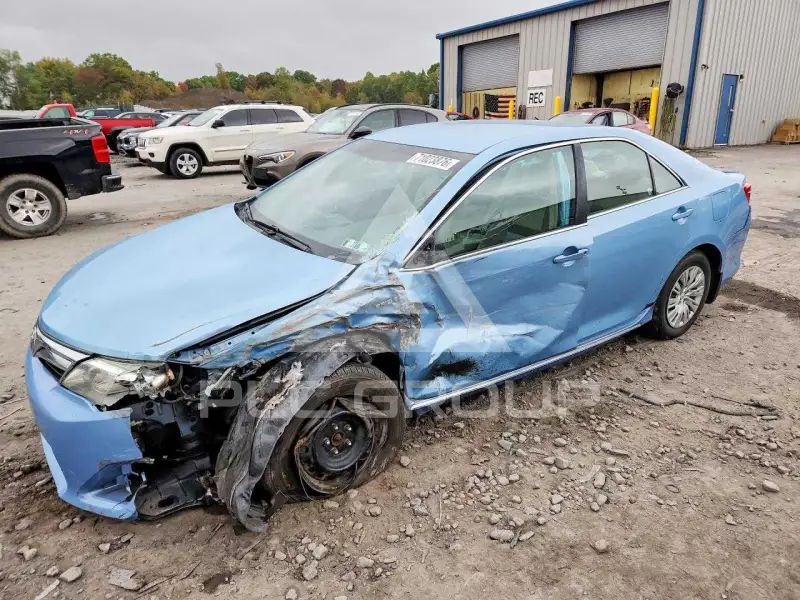 2013 Toyota CAMRY фото
