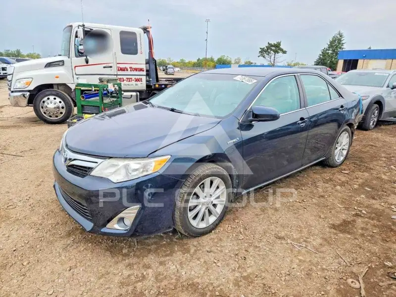 2013 Toyota CAMRY фото