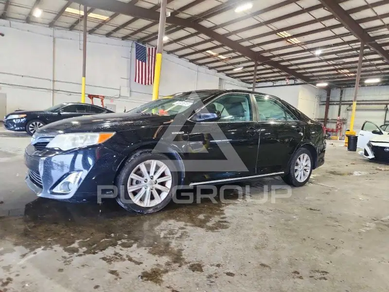 2013 Toyota CAMRY фото