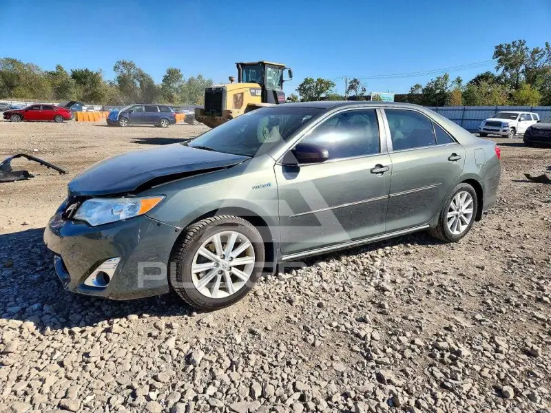 2013 Toyota CAMRY фото