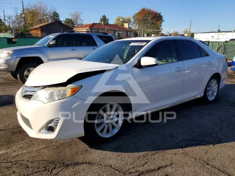 2013 Toyota CAMRY photo