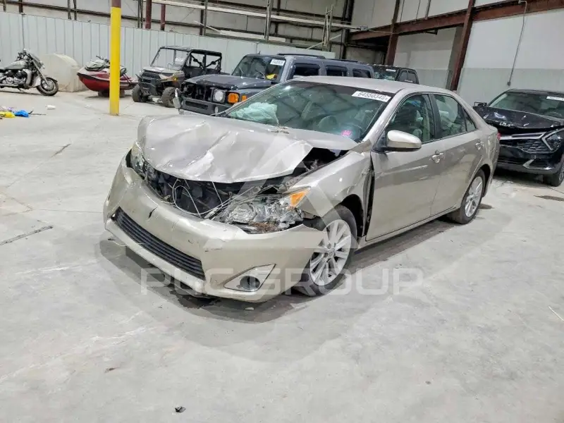 2013 Toyota CAMRY фото